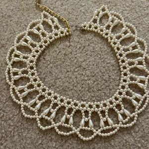 Pearl collar chocker. Vintage fake pearls.